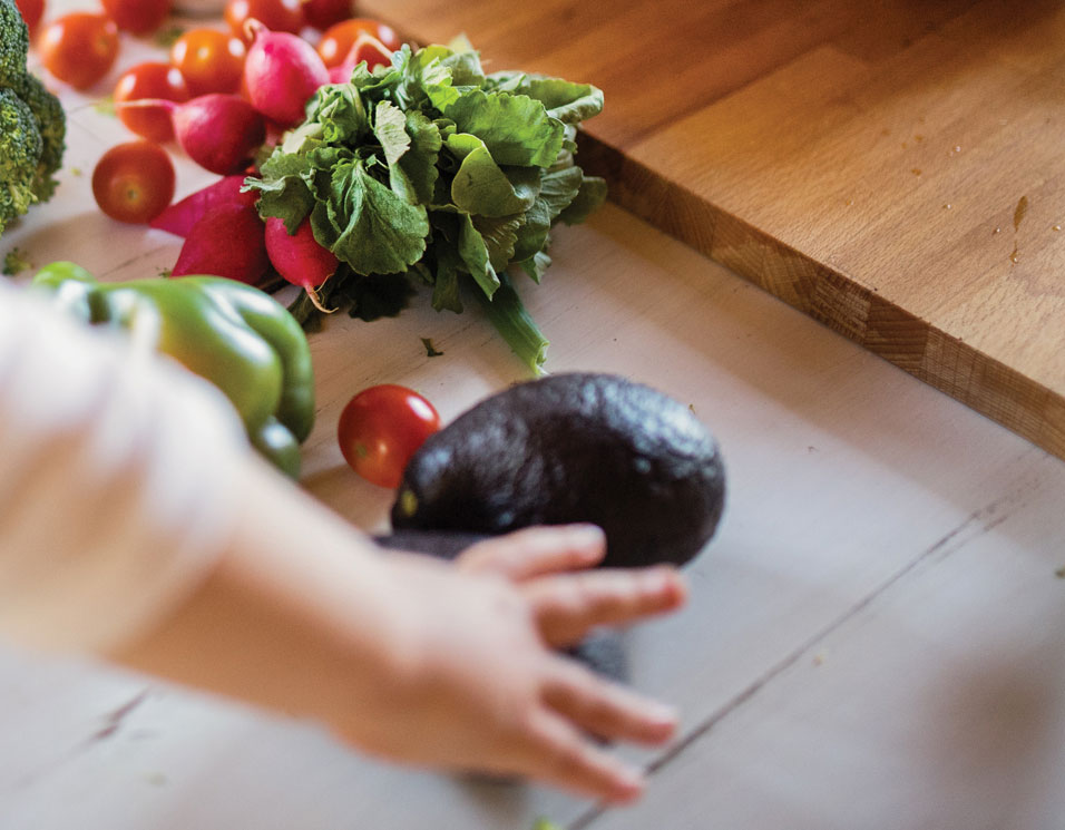 bac_Vegetables BabingLookingAt