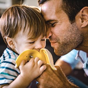 Dad-son-eating-banana